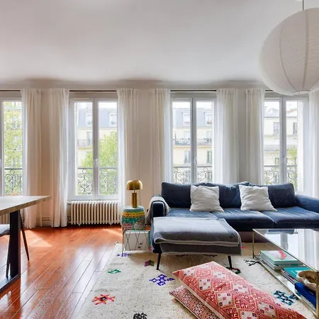 Charming With Open Views Apartament *