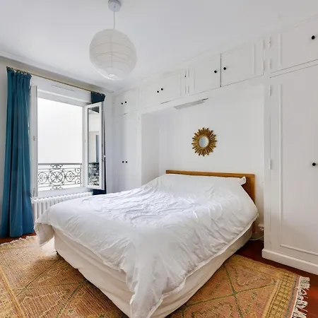 Charming With Open Views Apartament *