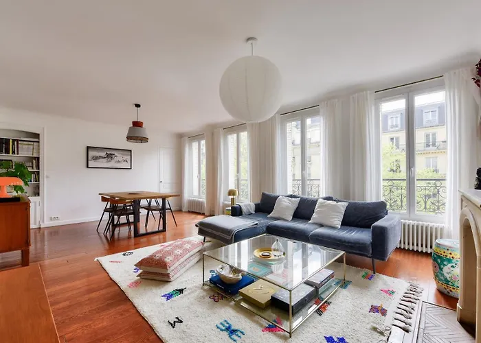 Charming With Open Views Apartmán