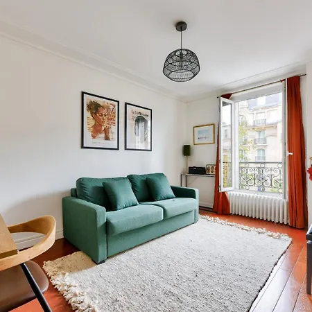 Charming With Open Views * Parijs