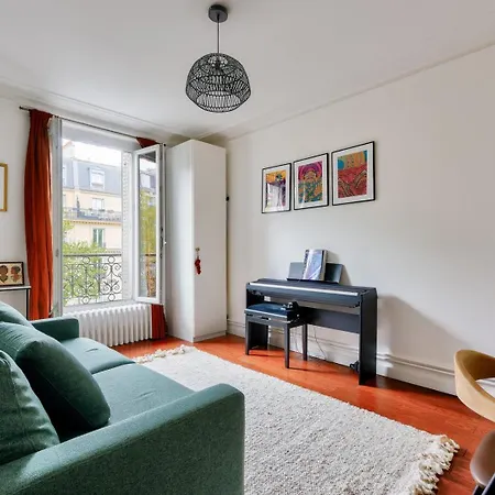 Charming With Open Views Parijs